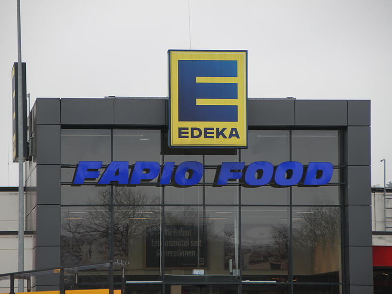Zwischen Bad Neustadt und M&uuml;nnerstadt hat der Kampf um den Einzelhandel begonnen.  Unser Bild zeigt den jetzigen Edeka in M&uuml;nnerstadt.