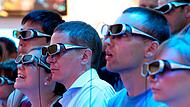 IFA-Besucher tragen 3D-Brillen