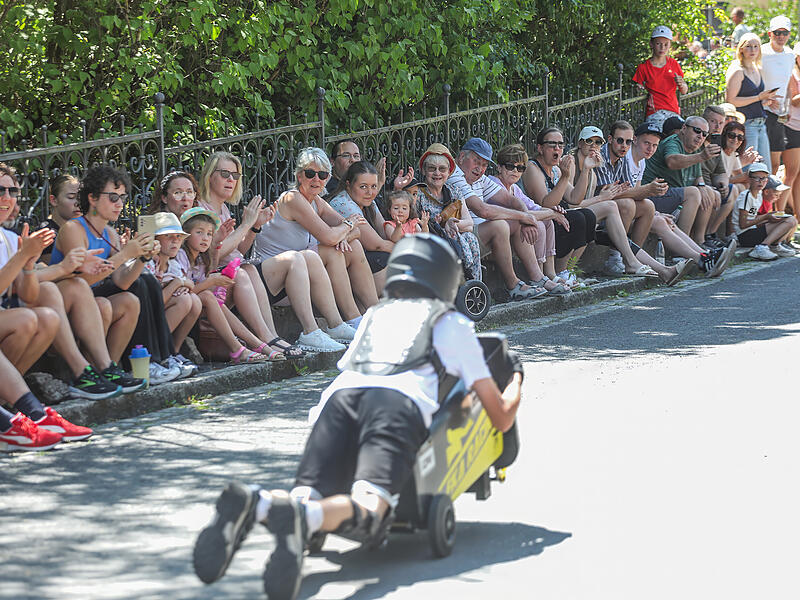 Mülltonnen-Rennen in Ahorn: Die besten Bilder