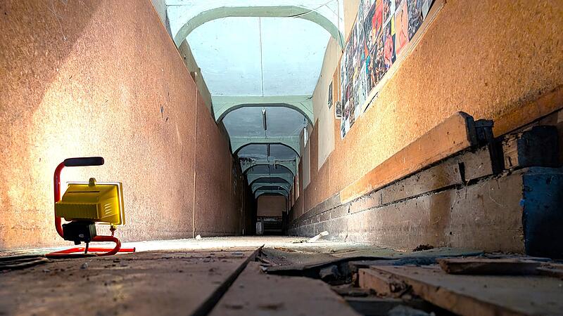 Alle Neune: Versteckt hinter fensterlosem Fachwerk verbirgt sich gegen&uuml;ber des ehemaligen Gasthaus Krone ein wahrer Schatz Forchheimer Stadtgeschichte.