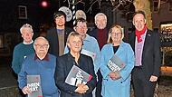 Das Bild zeigt (vorne, von links) mit Urkunde Horst Zinner, Heinrich Leitz, Doris Gl&uuml;ck, J&uuml;rgen Hirschel, Sabine Reissig, dahinter Dirk Schneider, Wolfgang Schmitt und Mathias Eckardt.