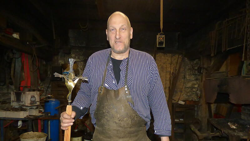 Hubert Hunstein mit dem Muggendorfer Kreuz.Forchheim & Fränkische Schweiz Hubert Hunstein mit dem Muggendorfer Kreuz.