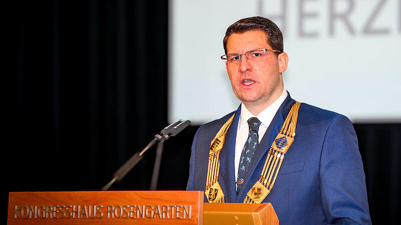 OB Dominik Sauerteig sagt dass Coburg sparen muss um das laufende Defizit auszugleichen