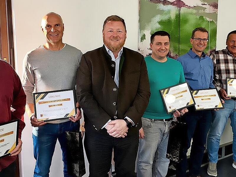 Von links: Markus Ort, Stefan Nendel, B&uuml;rgermeister Axel Gotthardt, Bernd Bayer, J&uuml;rgen W&ouml;lfel, Manfred B&auml;reis und Stefan Martin. Es fehlt: Alexander Fuchs.