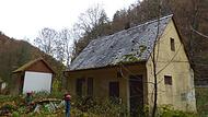 Das ehemalige Pumphaus der Gößweinsteiner Eigenwasserversorgung wurde zuletzt als Turbinenhaus zur Stromerzeugung genutzt. Droht nun der Abriss?Forchheim & Fränkische Schweiz Das ehemalige Pumphaus der Gößweinsteiner Eigenwasserversorgung wurde zuletzt als Turbinenhaus zur Stromerzeugung genutzt. Droht nun der Abriss?Forchheim & Fränkische Schweiz