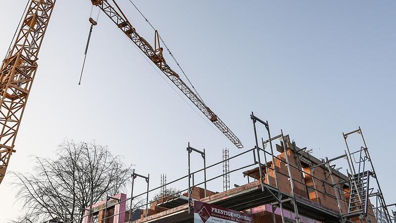 Der Bau von  Einfamilienh&auml;usern  ist   auch in Forchheim    zum Luxus  geworden.Forchheim & Fr&auml;nkische Schweiz