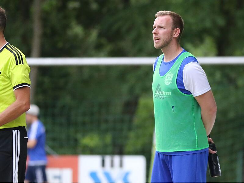 Der Trainer des SV Ketschendorf, Jonas Krüger, fordert nach der 0:4-Klatsche gegen Scherneck eine klare Reaktion von seiner Mannschaft. Der Trainer des SV Ketschendorf, Jonas Krüger, fordert nach der 0:4-Klatsche gegen Scherneck eine klare Reaktion von seiner Mannschaft.