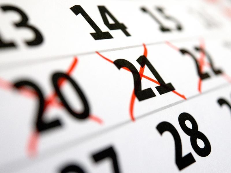 Kalender mit abgehakten Daten