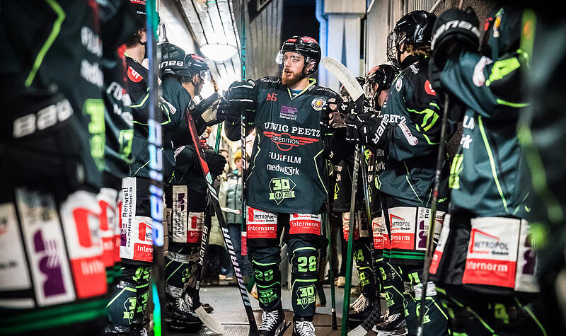 Lars Schiller und der Höchstadter EC fahren nach Hannover zu Spiel 3 "Wir geben nicht auf": Lars Schiller und die Alligators wollen am Freitagabend in Mellendorf ihre Saison verlängern.