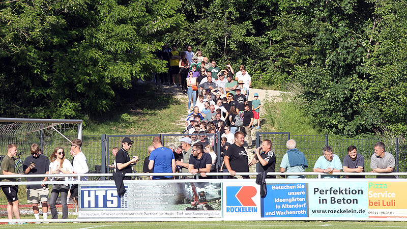 Wie im Mai 2025 in Breiteng&uuml;&szlig;bach werden an diesem Dienstag die Zuschauer zum gef&uuml;hlten Start der Relegation nach Baunach str&ouml;men.