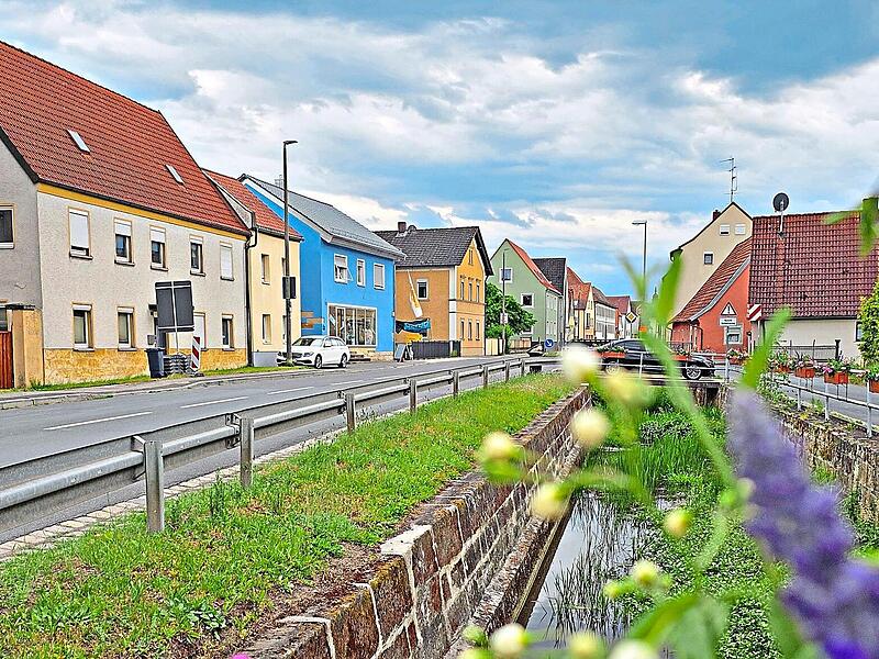 In der Bamberger Stra&szlig;e in Breiteng&uuml;&szlig;bach steht Haus an Haus. Das Gebiet w&auml;re an sich gut f&uuml;r ein Nahw&auml;rmenetz geeignet.Johannes Michel