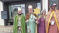 Bei der Erwachsenengruppe der Sternsinger waren dabei: Ali, Michael, Claudia und J&uuml;rgen (von links).