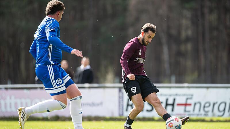 Bugra Öntürk (r.) und die Oesdorfer sind gegen Schwaig einen weiteren Schritt in Richtung Klassenerhalt gegangen. Bugra Öntürk (r.) und die Oesdorfer sind gegen Schwaig einen weiteren Schritt in Richtung Klassenerhalt gegangen.