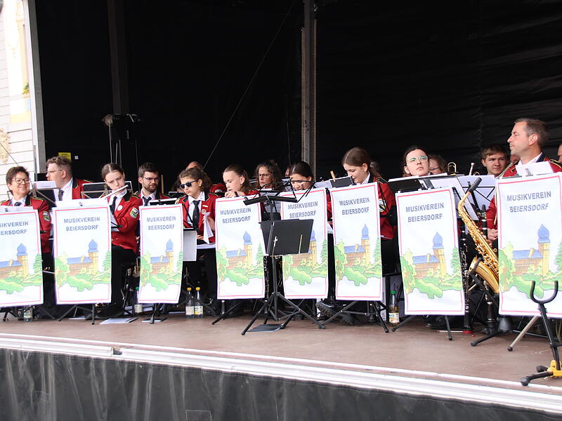 Marktfest 2025 in Coburg: Der Musikverein Beiersdorf spielte auf.