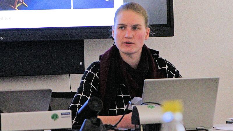 Lisa Heil, die bisher die JAM leitete, gab vor dem Gemeinderat in Ebelsbach ihren Bericht zur Jugendarbeit. Gro&szlig;es Ziel ist es, die Verbindung der jungen Menschen zu ihrem Wohnort und zu ihrer Heimatgemeinde zu verst&auml;rken. Nur wer sich  mit der He...