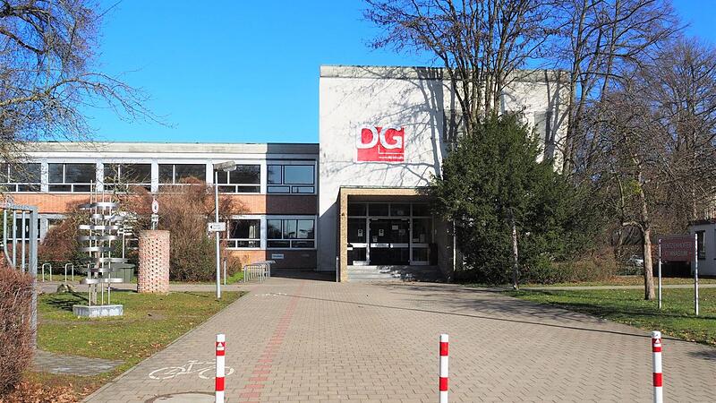 Das Dientzenhofer Gymnasium im Osten der Stadt