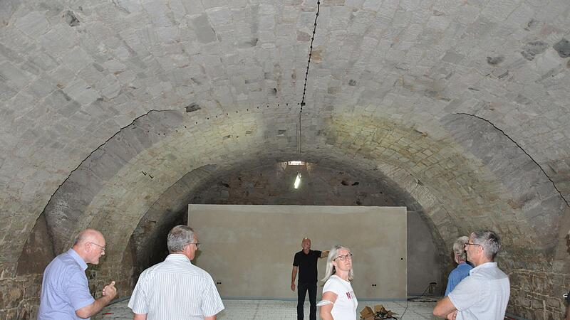 Der Klosterkeller in Eichelsdorf wird zum Dorfgemeinschaftshaus – auch ein Projekt der erfolgreichen Gemeinde-Allianz Hofheimer Land. Der Klosterkeller in Eichelsdorf wird zum Dorfgemeinschaftshaus – auch ein Projekt der erfolgreichen Gemeinde-Allianz Hofheimer Land.