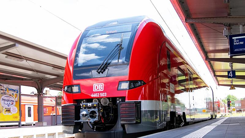 m Bahnhof Coburg wurden die neuen sechsteiligen Siemens-Züge vom Typ Desiro HC, Baureihe 4462 für die Schnellfahrstrecke Nürnberg-Erfurt vorgestellt.
