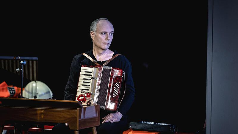 Franz Tröger spielt unzählige Instrumente … auch ungewöhnliche.