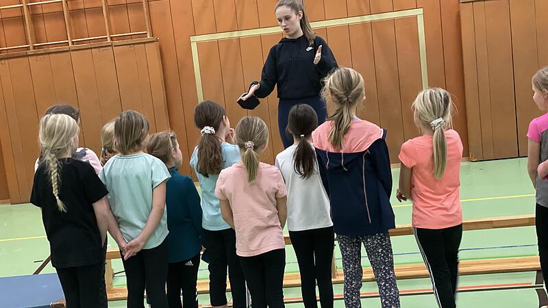Jule Hannawacker ist die j&uuml;ngste &Uuml;bungsleiterin im TV/DJK. Sie absolvierte den C-Schein als 16-J&auml;hrige im August 2021.