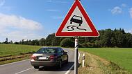 Auf der Ortsverbindungsstraße Schondra-Schildeck kam es häufig zu Verkehrsunfällen. Ein Tempolimit gibt es seit Sommer 2024.