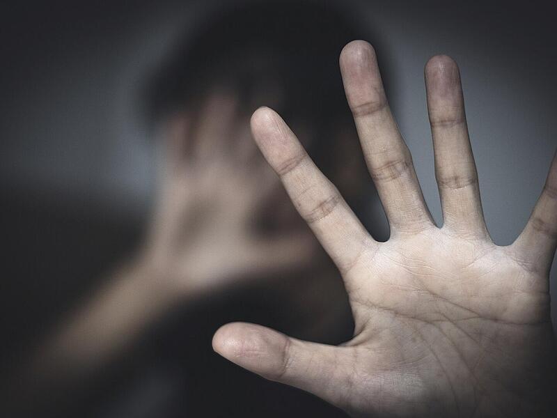 sexuelle Bel&auml;stigung von Frauen, Vergewaltigung. Missbrauch, Menschenhandel, geschlagen, M&auml;dchen, Jugendliche