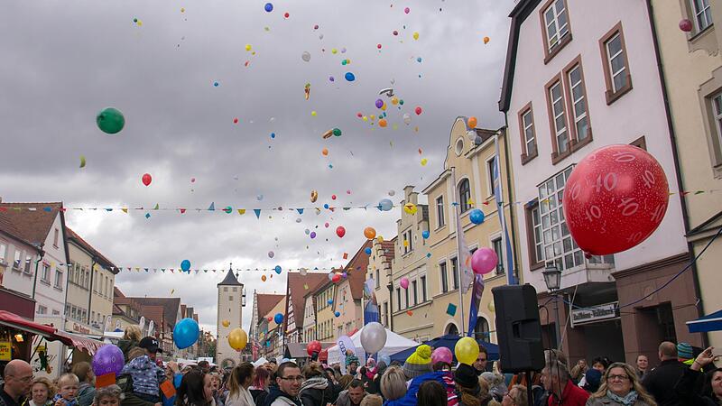 Zwei Tage autofrei: Beim Straßenfest ist immer Highlife in der Haßfurter Innenstadt; aber im Alltag?