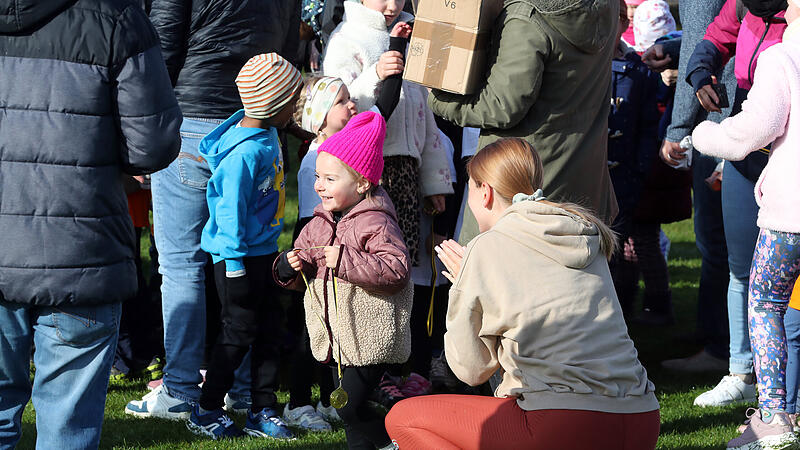Bei der 22. Auflage des Fr&uuml;hlingslaufs des SV Merkendorf waren etwa 200 Starter dabei.
