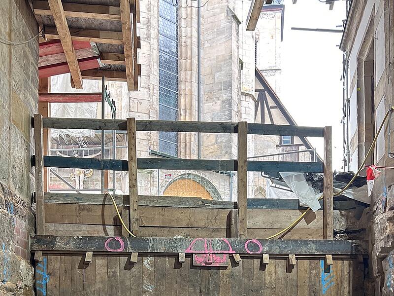 Rathaussanierung Forchheim - Stand Dezember 2022Rathaussanierung Forchheim - Stand Dezember 2022 Blick nach draußen - und in die Vergangenheit.