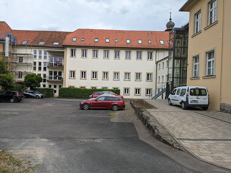 Das Eck mit Aufzug und Treppe ist laut Albert Dischinger "eher unglücklich". Das Eck mit Aufzug und Treppe ist laut Albert Dischinger "eher unglücklich".