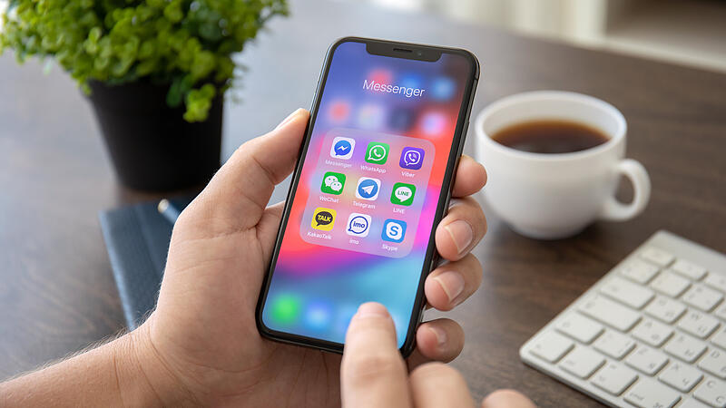 Was darf man in den Sozialen Medien wie Facebook posten und was nicht? Ein Experte wei&szlig; Rat.