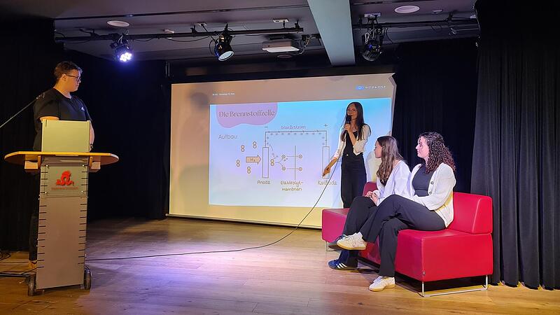 Die Aufnahme der Wissenschaftssendung „Wolf und die Wissenschaft“ in der Studiobühne. Die Aufnahme der Wissenschaftssendung „Wolf und die Wissenschaft“ in der Studiobühne.