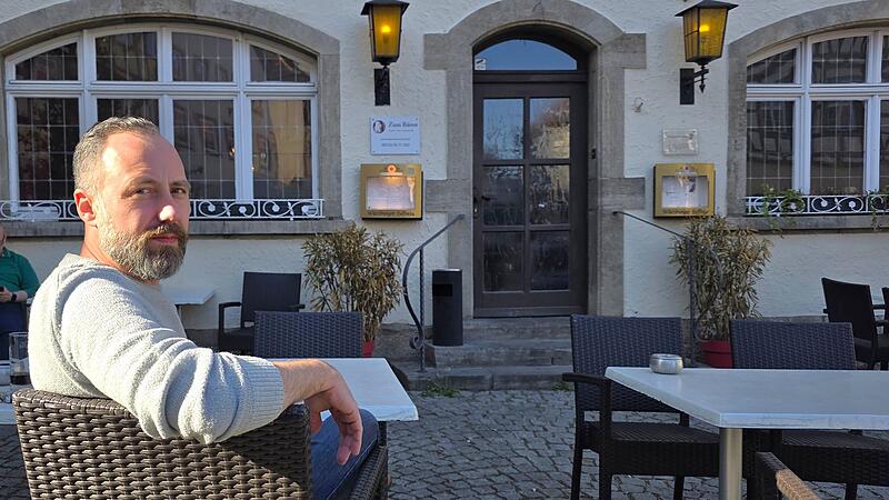 Peter Wlost muss sein Restaurant "El Moro" am Münnerstädter Marktplatz schließen. Er hat eine fristlose Kündigung vom Verpächter erhalten. Peter Wlost muss sein Restaurant "El Moro" am Münnerstädter Marktplatz schließen. Er hat eine fristlose Kündigung vom Verpächter erhalten.