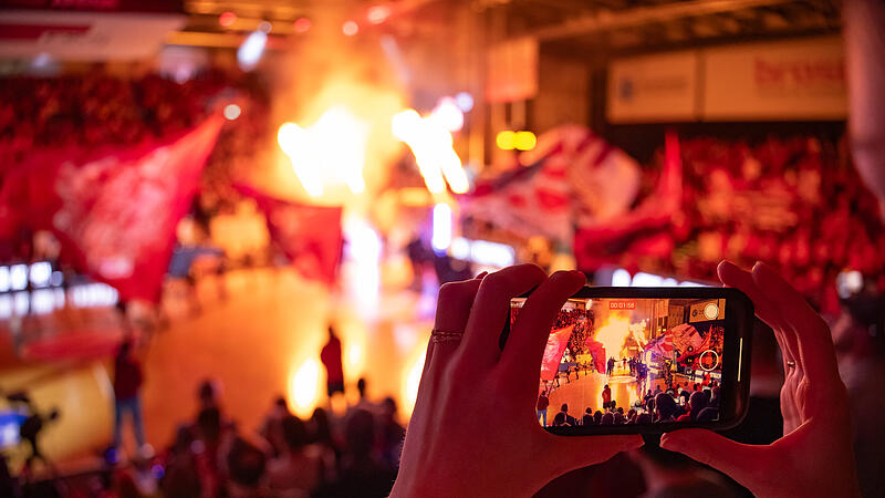 Die Halle brennt wieder: Die BMA365 Bamberg Baskets empfangen am Sonntag die Niners Chemnitz.