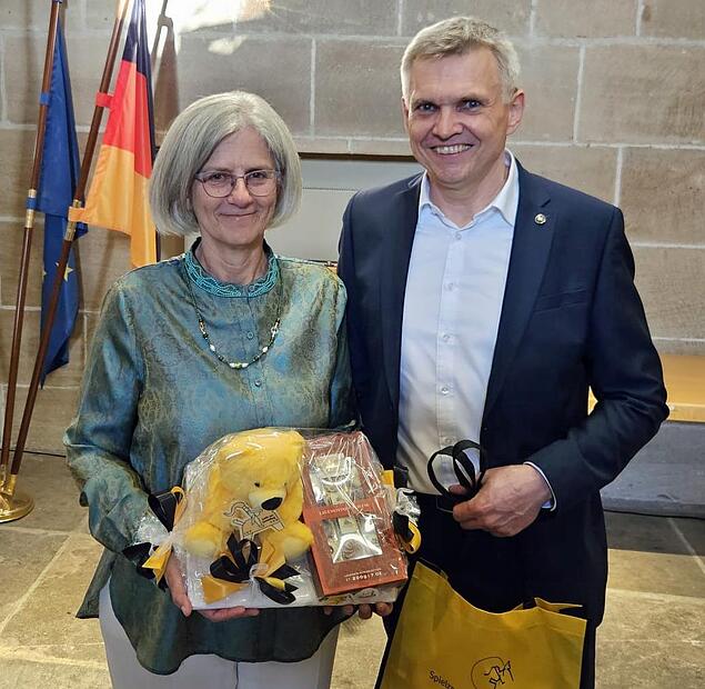 Christa Standecker mit Heiko Voigt und B&auml;r.