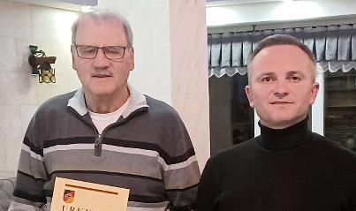 Die Geehrten (von links) zusammen mit RK-Vorsitzendem David Baer (rechts): Thomas Helfrich (50 Jahre), Paul Gundelach (40 Jahre) und Adrian Kozot (25 Jahre).