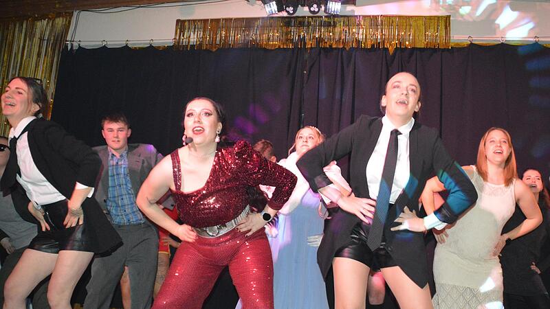 Die „Rocky Horror Picture Show“ fand den Weg auf die Seubrigshäuser Bühne.