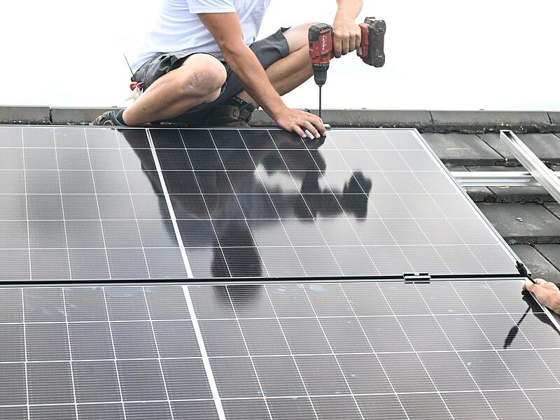 Installation einer PV Anlage Installation einer PV Anlage