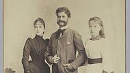 Die Familie: Johann Strauss Sohn mit Ehefrau Adele (links) und Stieftochter Alice (rechts).