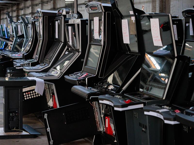 Pressetermin zu beschlagnahmten Gl&uuml;cksspielautomaten