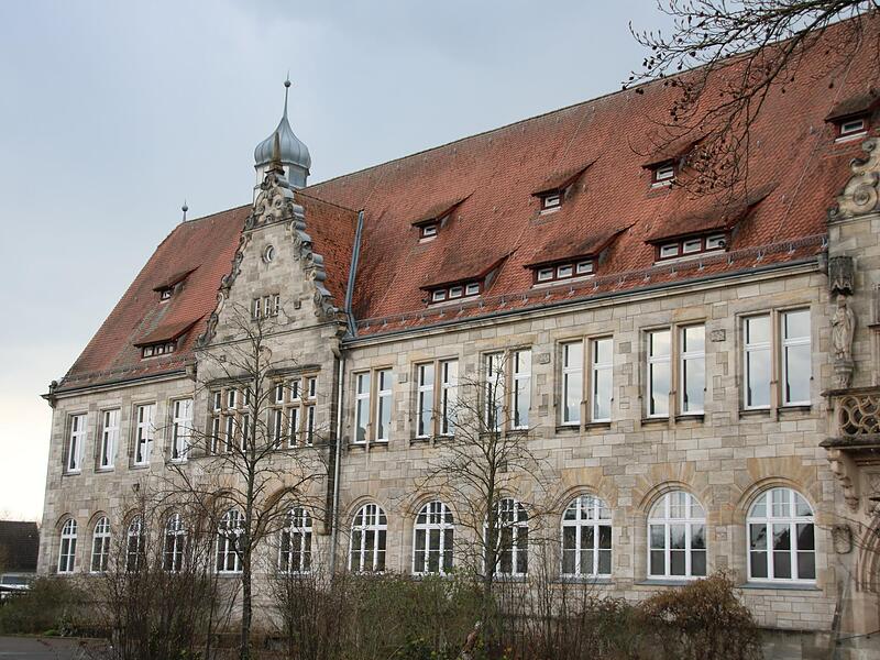 Das Herder-Gymnasium Forchheim muss dringend saniert werden.