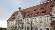 Das Herder-Gymnasium Forchheim muss dringend saniert werden.