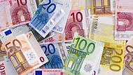 Die Scheine saßen einst locker bei dem Verurteilten. Allerdings hatte er sich das Geld, das er ausgab, erschlichen. Er erhielt eine Bewährungsstrafe und muss gemeinnützige Arbeit leisten.