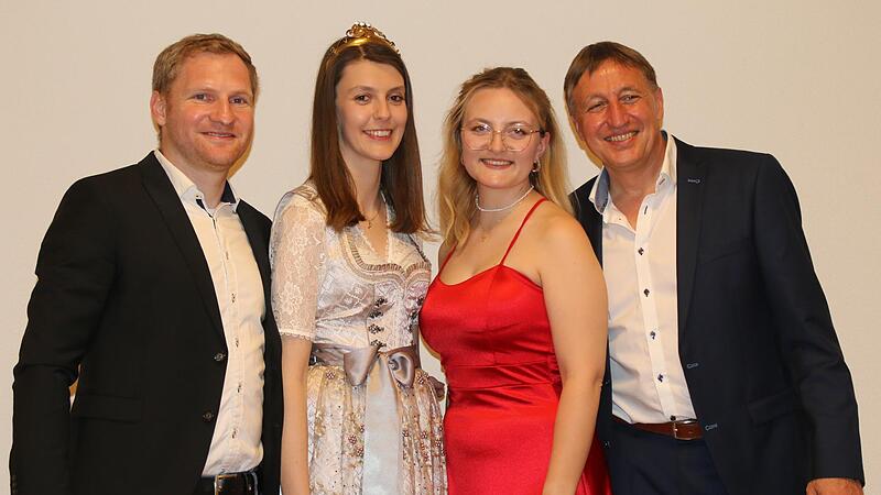 Kr&ouml;nungsfeier der neuen Ramsthaler Weinprinzessin Julia Vierheilig