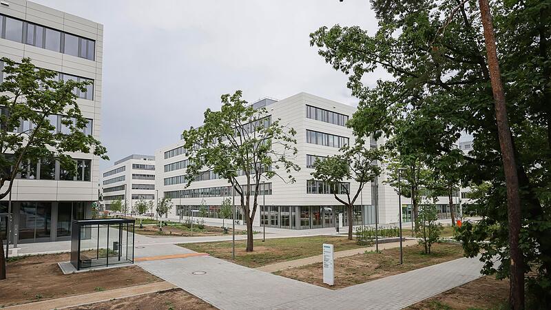 Eröffnung des Moduls 8 am Siemens Campus Erlangen Eröffnung des Moduls 8 am Siemens Campus Erlangen