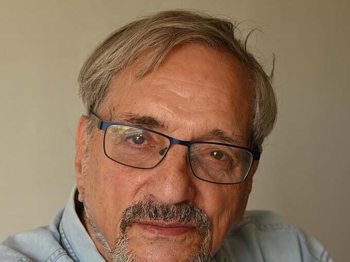 Der Theaterwissenschaftler und Lyriker Gad Kaynar Kissinger (77)