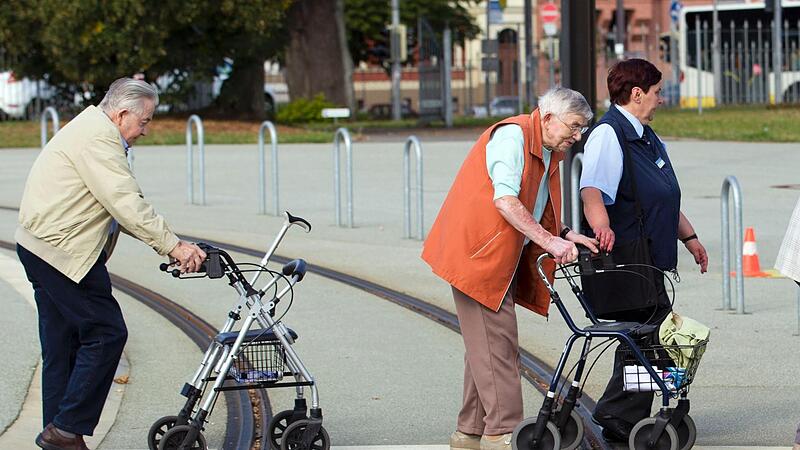 Ein Intensivtraining für Seniorinnen und Senioren mit Rollator bietet die Kreisverkehrswacht Bad Kissingen an.