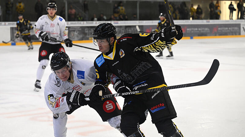 Sport Eishockey Saison 2025 / 2026 Oberliga S&uuml;d Privatspiel am Sonntag 14.09.2025 Spielort Kunsteisstadion Bayreuth Spielbeginn 18.00 h onestotigers Bayreuth gegen TecArt Black Dragons Erfurt  Ergebnis Alexander BARBER # 6 Miro MARKKULA # 13