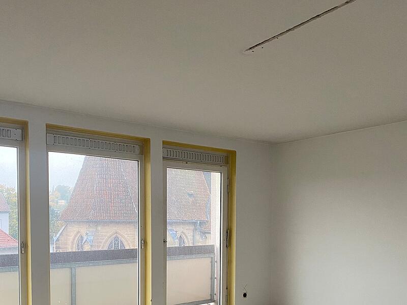 Blick in das alte Wohnbau-Geb&auml;ude
