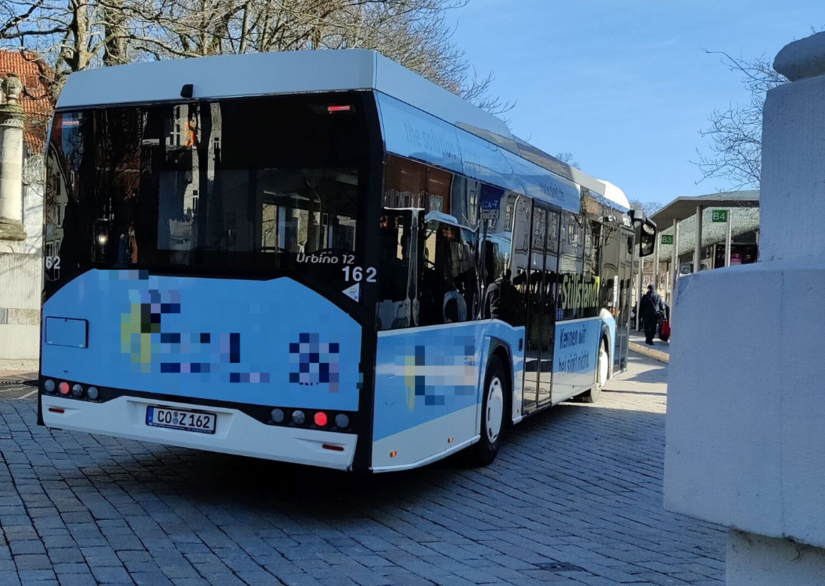 Coburg: Mann nötigt 11-Jährigen in Linienbus - Polizei sucht Zeugen Coburg: Mann nötigt 11-Jährigen in Linienbus - Polizei sucht Zeugen